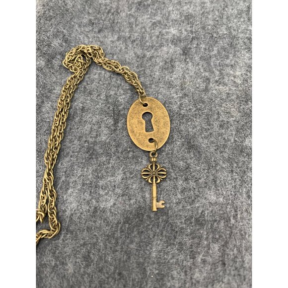 Vintage Lock and Key Style Necklace Lock and Key Pendant  25" length Brass Tones - Picture 4 of 5